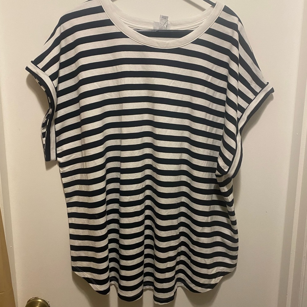 Ava & Viv top NWT